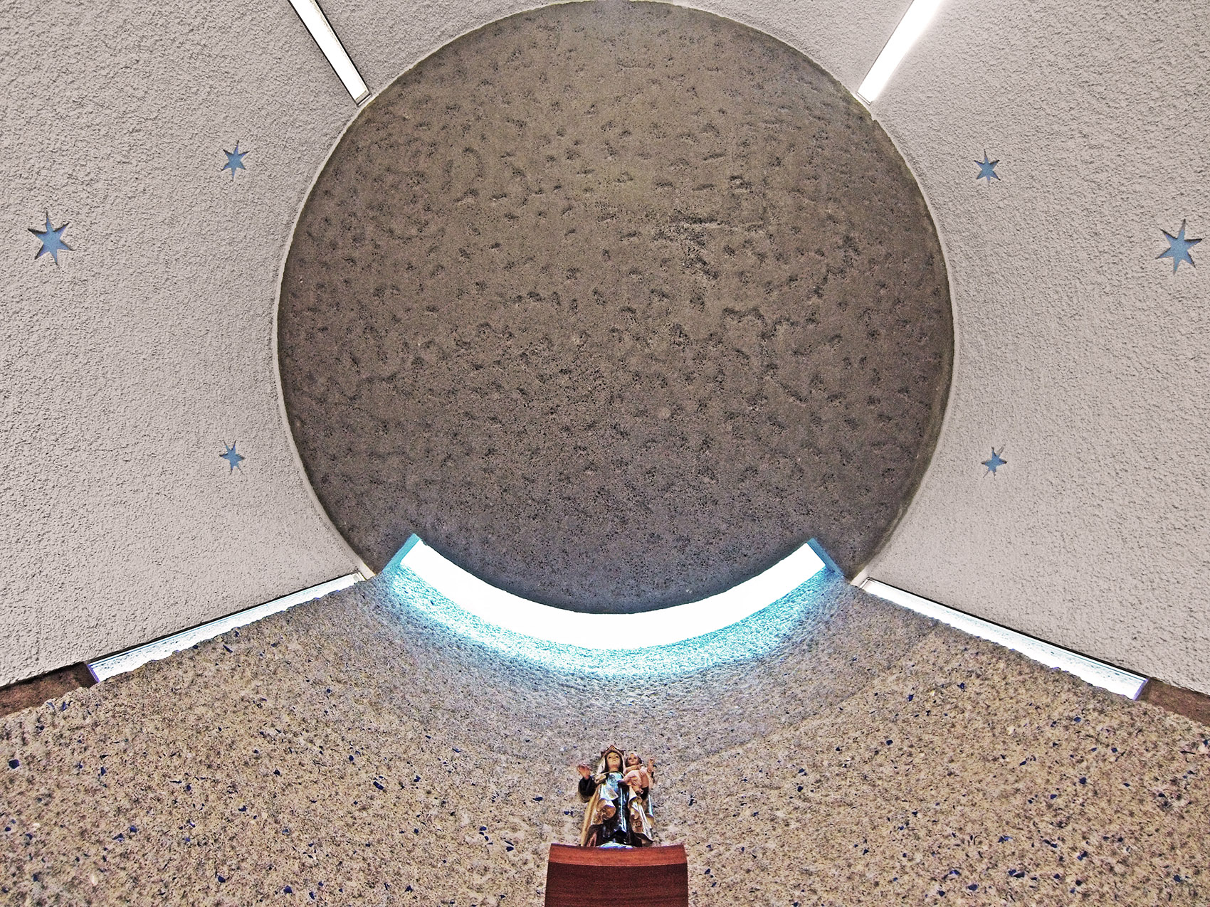 矗立在岬角的神圣小教堂,西班牙 / Alejandro Beautell-25