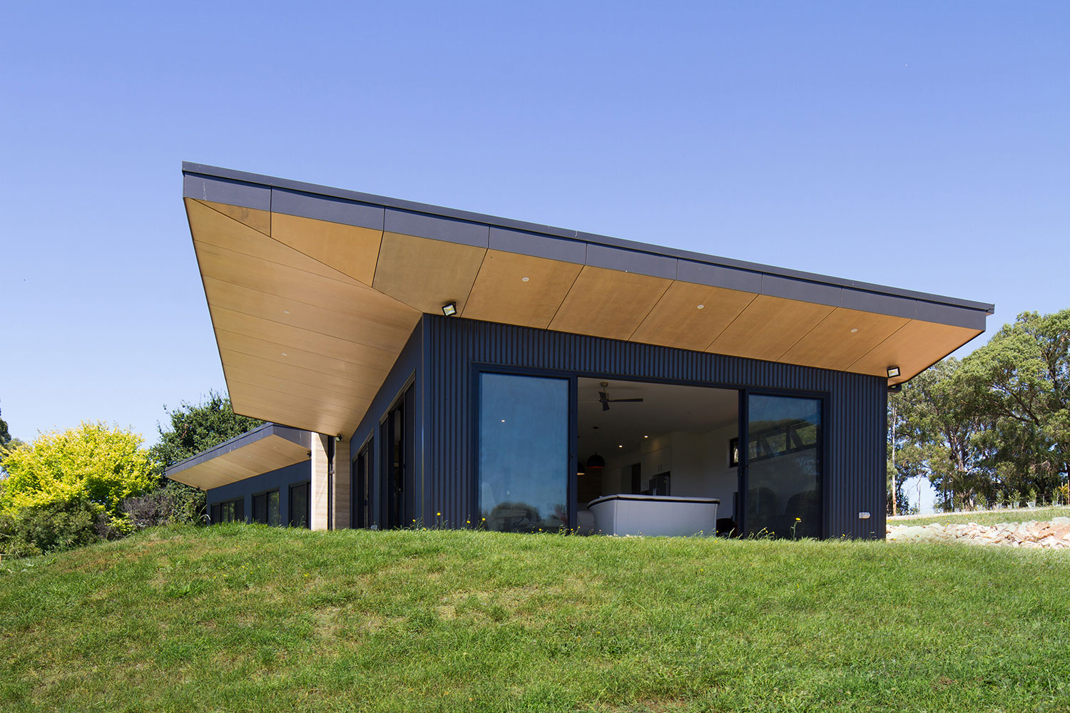 Finnis Architects设计的水边小住宅-5