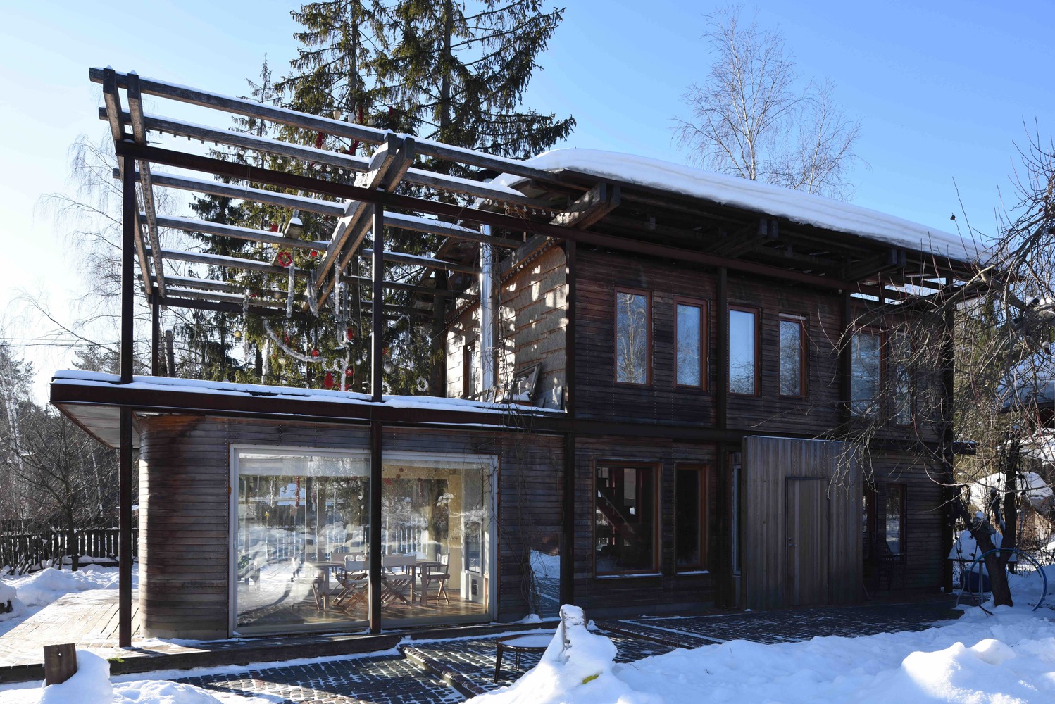 莫斯科魅力暗木小屋，玻璃墙环绕的全年宜居亭子-17