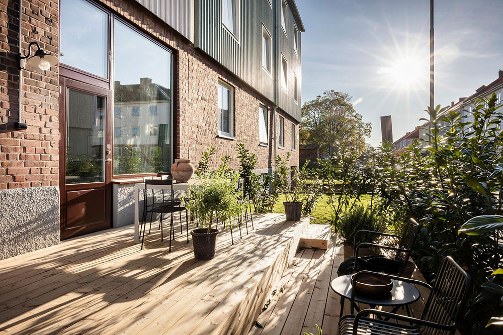 哥德堡带独立入口和露台的时尚公寓-24