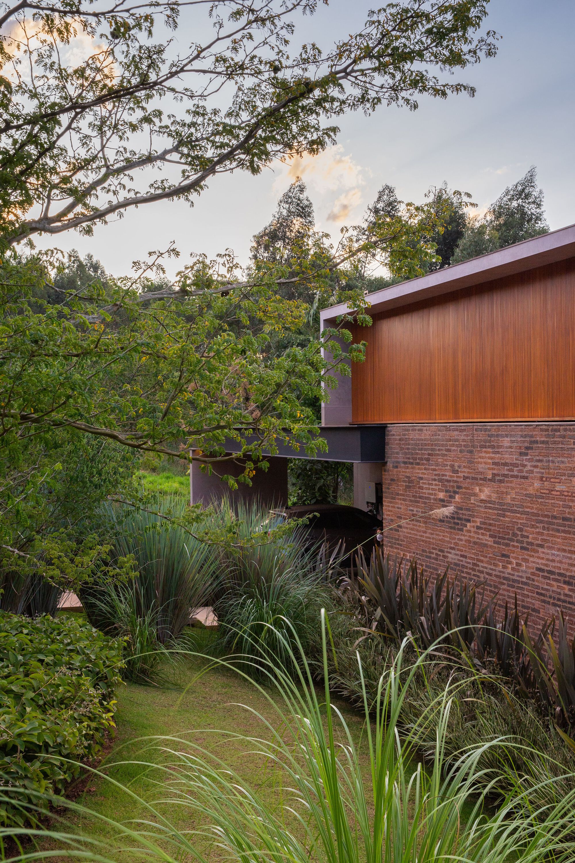 布劳宁哈斯之家丨巴西丨Pablo Lanza Arquitetura-33