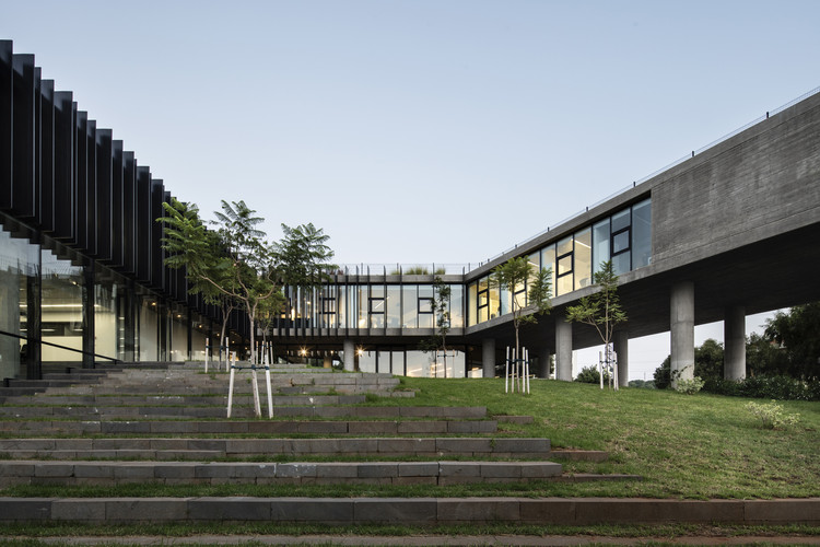 Sheikh Nahyan Centre for Arabic Studies - Intercultural Dialogue  Fouad Samara Architects-26