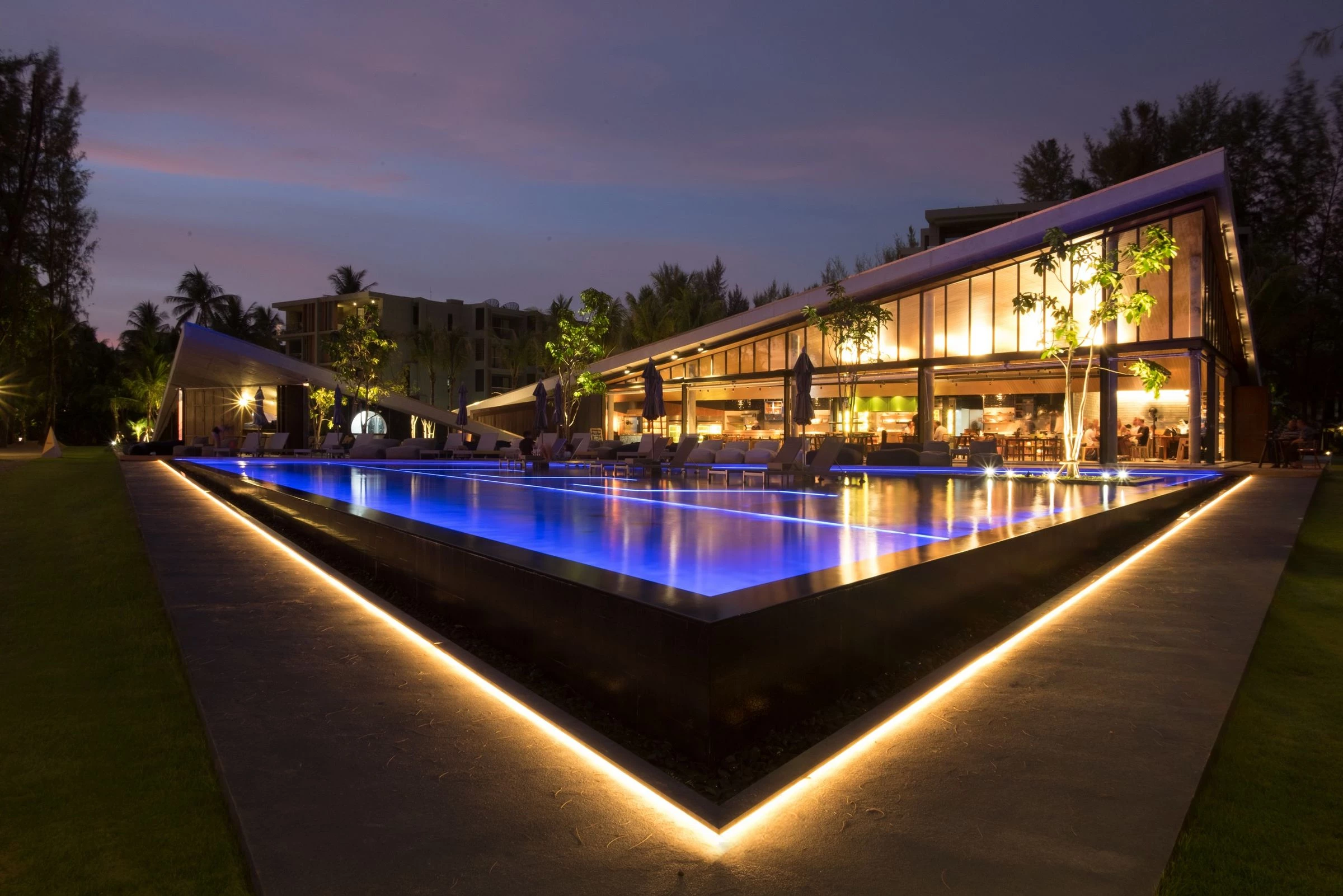 泰国 KOKULO 海滩俱乐部 | 绿意盎然的海岸线休闲空间-19