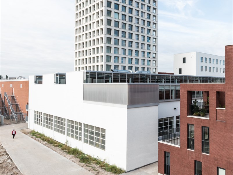 比利时 Turnova 多功能混合用途建筑丨B建筑师-3