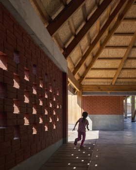 索诺莫罗幼儿园，塞米利亚斯

注：Semillas常见西班牙语含义为种子，这里作为特定名称音译处理 丨秘鲁圣马丁