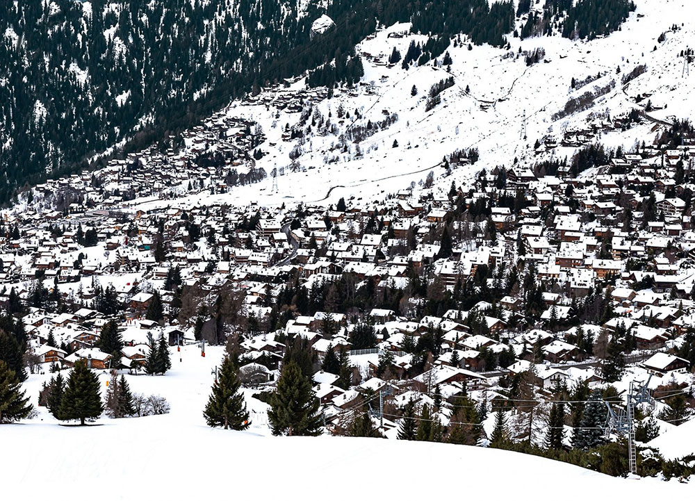 瑞士实验性高山酒店 | 时尚与传统的完美融合-29