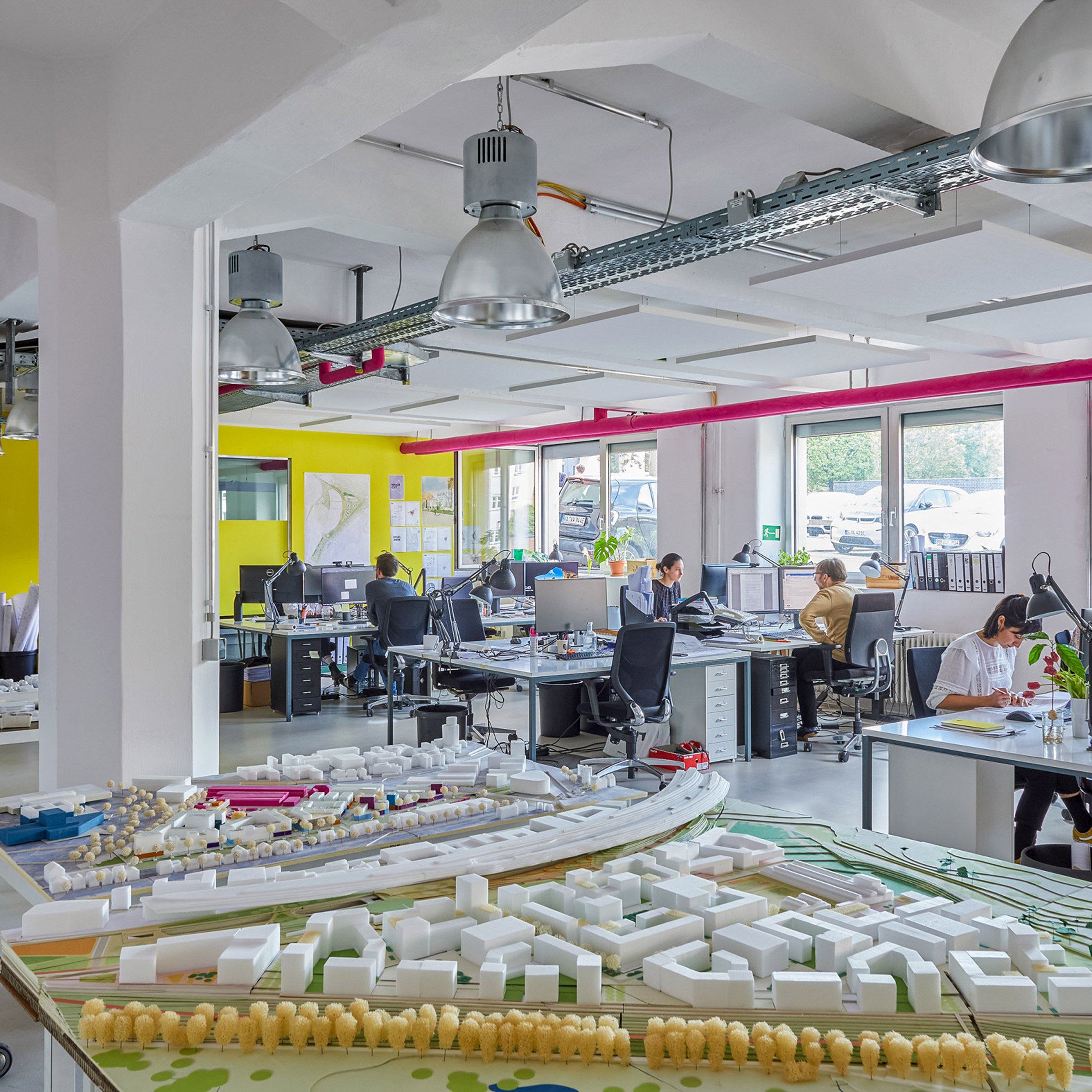 斯图加特建筑工作室揭秘 | 色彩斑斓的创意空间-36