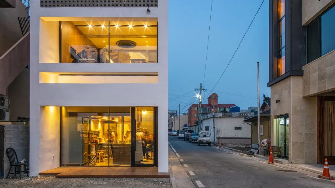 千年庆州咖啡馆 | 融合历史与现代的空间艺术-29