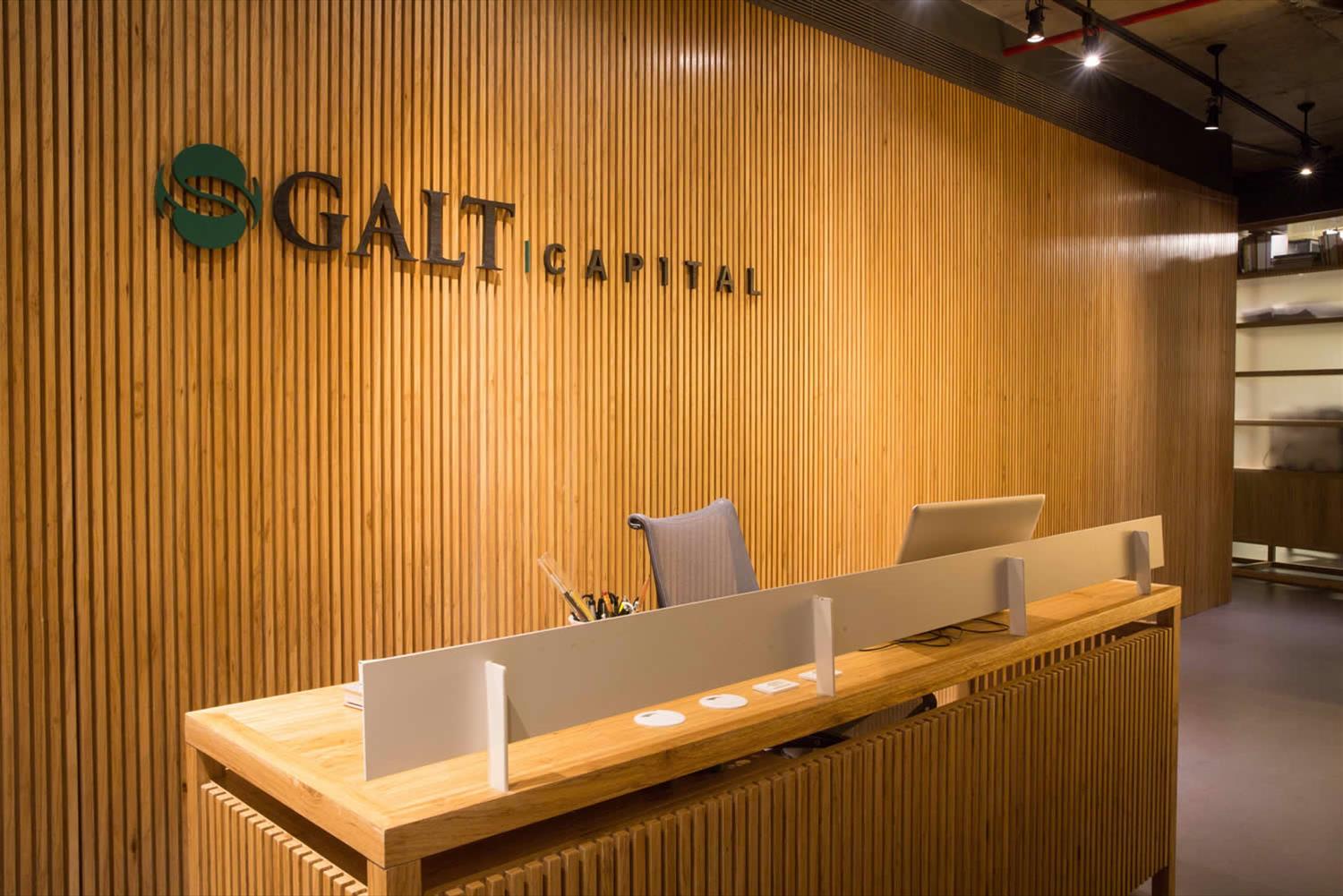 GALT Capital 办公室 | 打破传统，木质与玻璃的完美结合-1