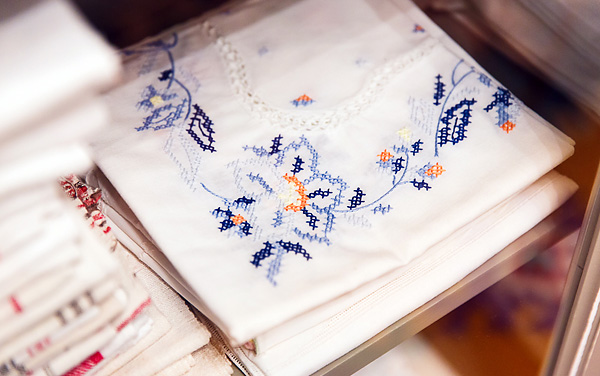 带罗马尼亚风格的彩色乡村住宅丨罗马尼亚布加勒斯特-28