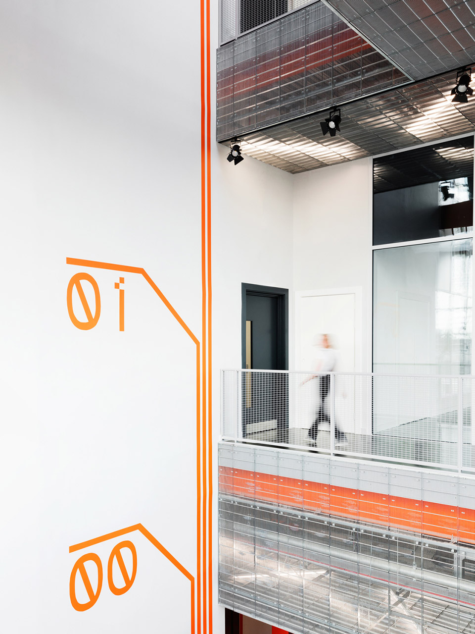 伦敦Here East革新引导标识和指路系统设计 / dn&co-23