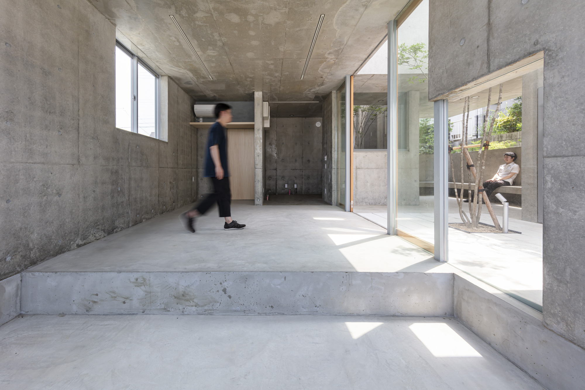 House with Hooked Multi Level Crossing / ihrmk-13