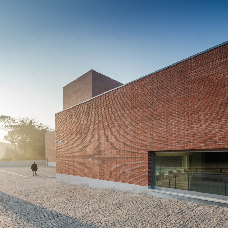 Llinars del Vallès礼堂剧院,西班牙 / Álvaro Siza Vieira + Aresta Arquitectura-23