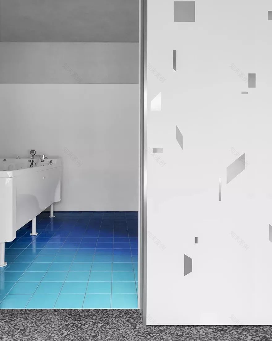 俄罗斯灰色调 Possi 美容院设计丨俄罗斯克拉斯诺达尔丨Elena Lokastova-4