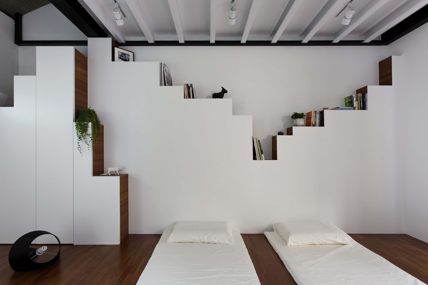 阳光折射的“光与影”之家-48