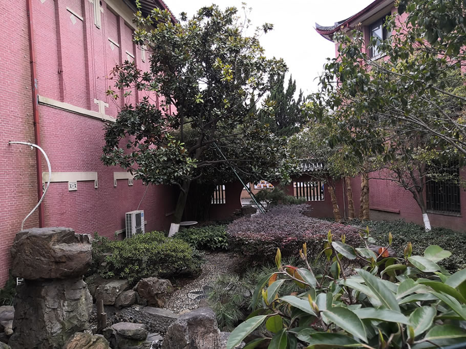 苏州河畔的英式庄园 · 华东政法大学长宁校区滨河景观提升丨中国上海-33