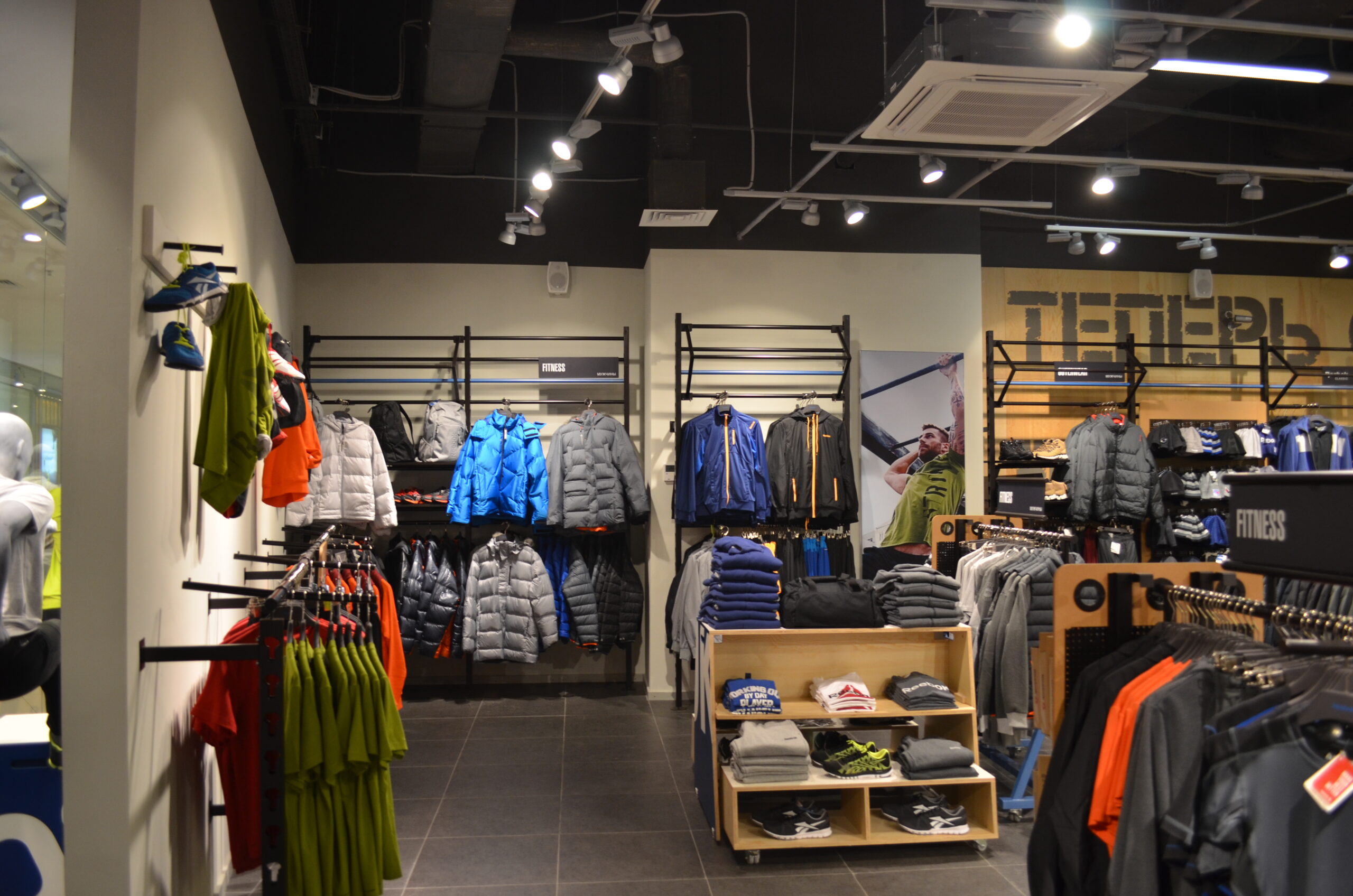 “Reebok”商店设计丨ARXY工作室-12