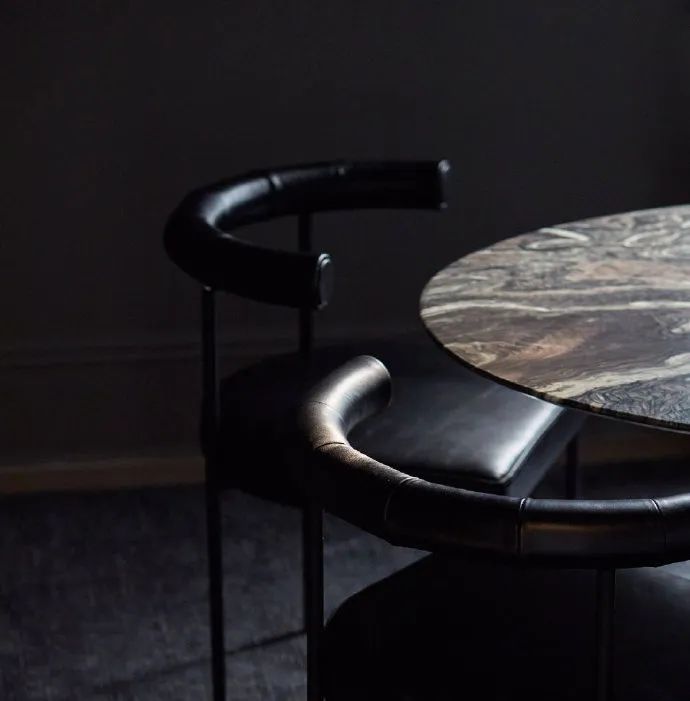 灰色调的美学魅力 | 极简与温情的和谐共生-62