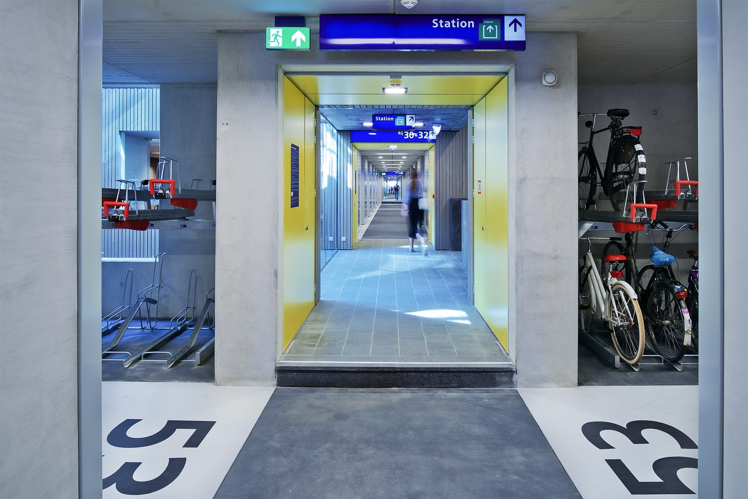 荷兰乌特勒支自行车停车场 | 世界最大规模,绿色出行新地标-49