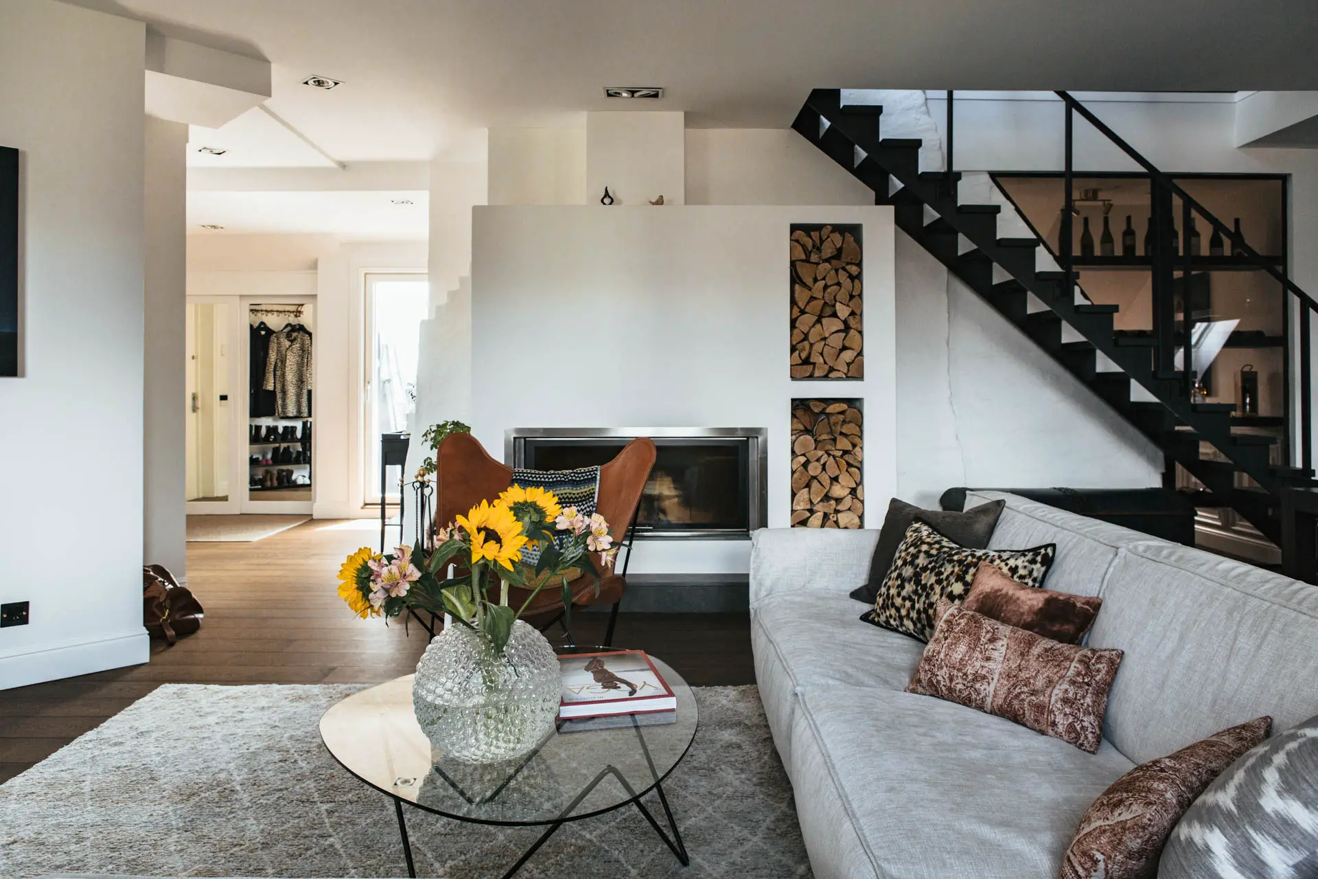 "瑞典斯德哥尔摩复式公寓，打造家庭办公一体化的舒适空间"-2