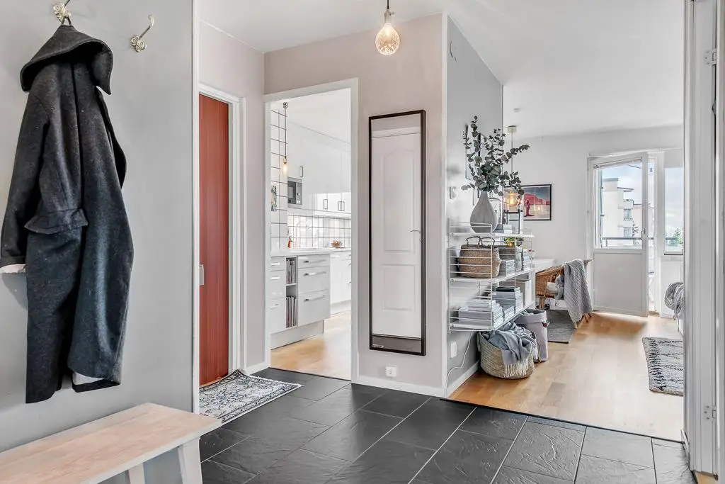 巧妙隐藏冰箱的开放式厨房设计-13