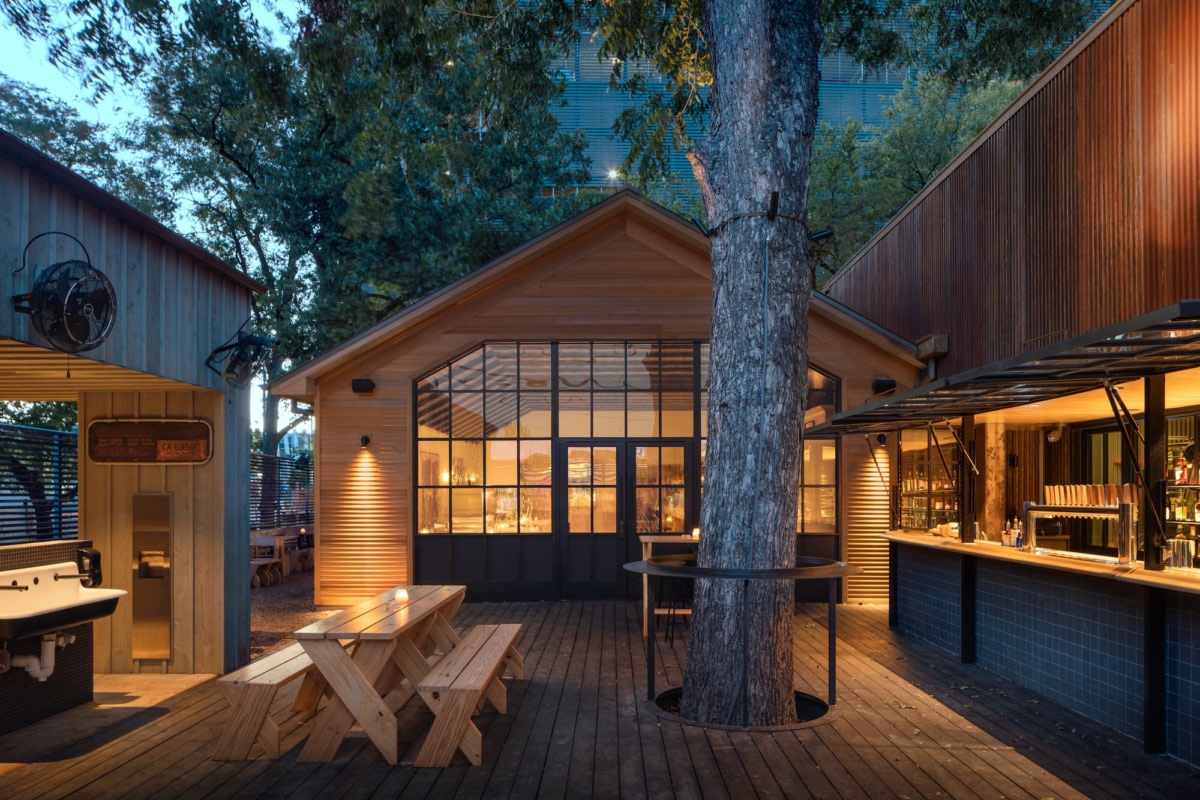 奥斯汀历史民居变身 Stay Put Brewery丨美国奥斯汀丨MAGIC architecture-19