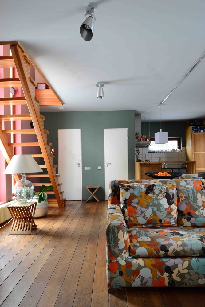 莫斯科魅力暗木小屋,玻璃墙环绕的全年宜居亭子-48