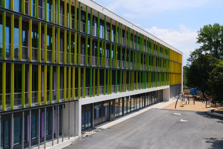 Krug Grossmann Architekten丨Neubau Grund- und Mittelschule mit Sporthalle an der Bernaysstraße丨德国-2