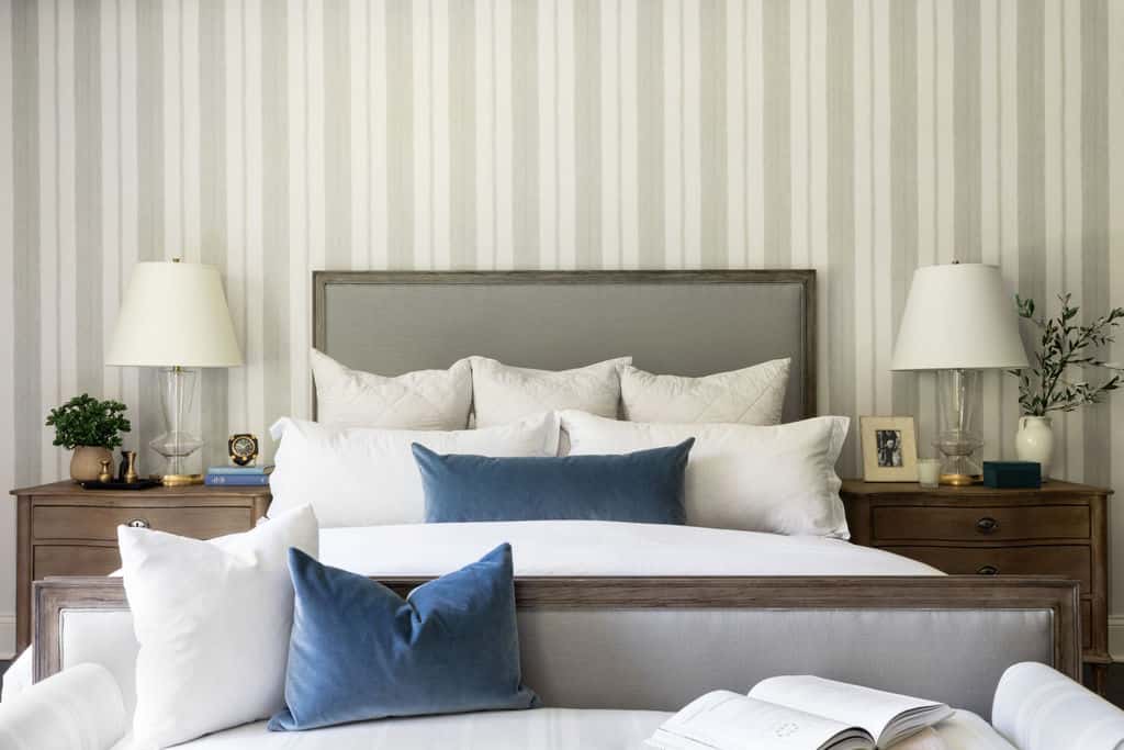 Take a tour of an Illinois dream home with bright and airy living spaces-26