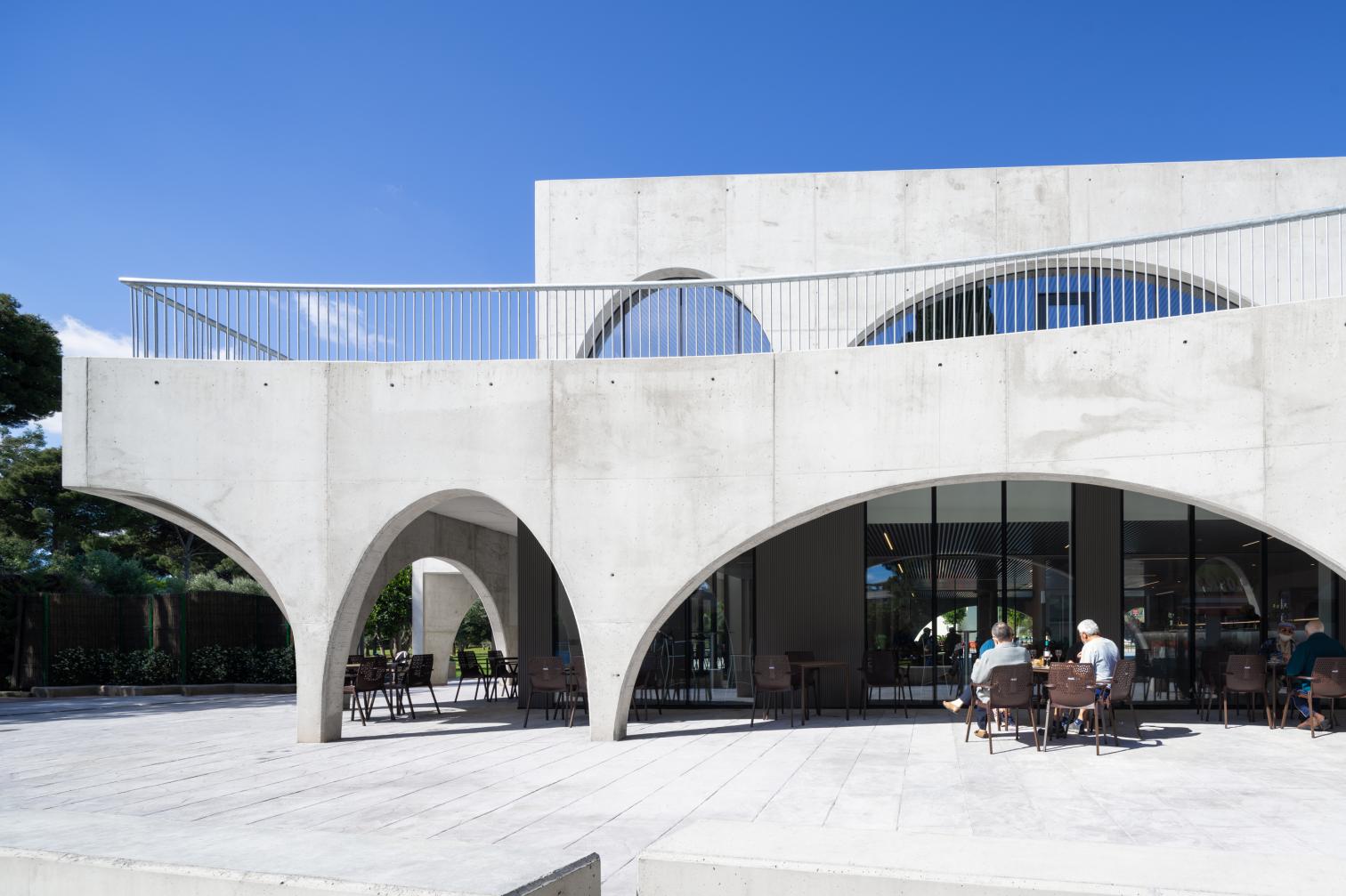 西班牙 Zaragoza 的绿色社交餐厅设计丨José Romero-20