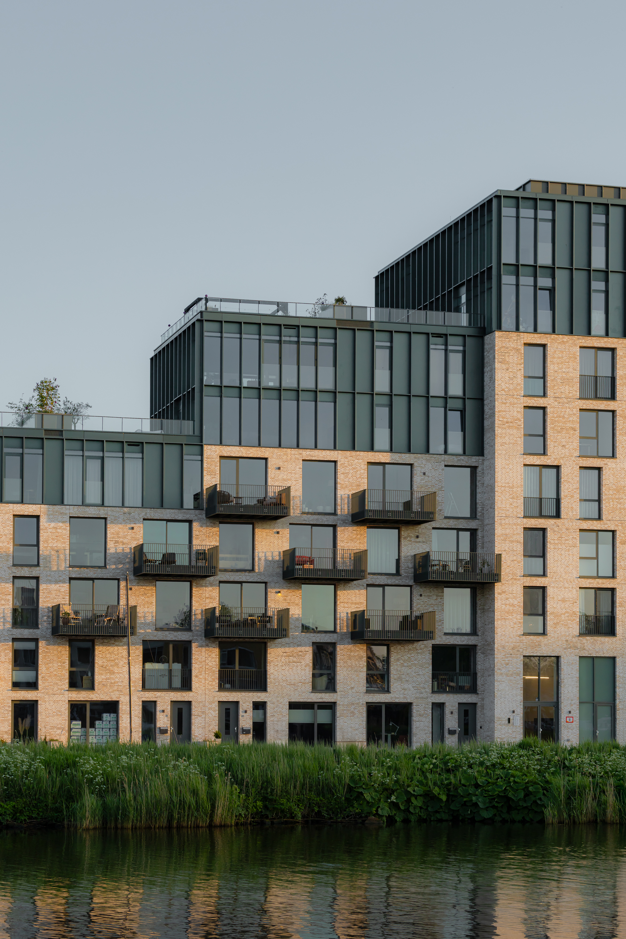 House at the Harbor / Powerhouse Company-44