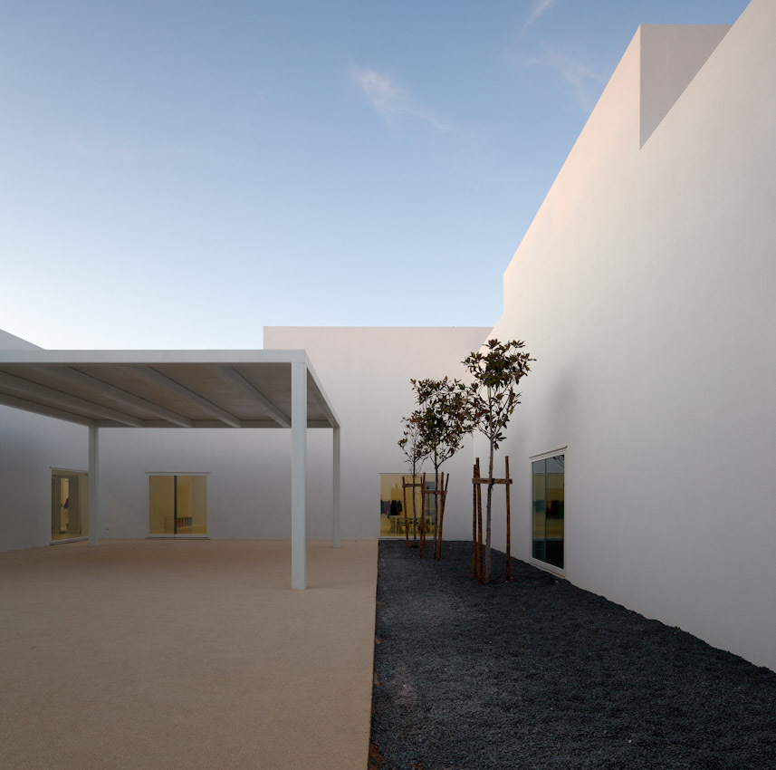 Aires Mateus 打造独特校园空间-57