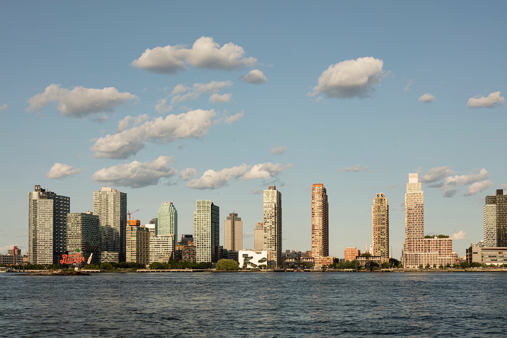 纽约猎人角皇后图书馆丨美国纽约丨史蒂文·霍尔建筑师事务所-2