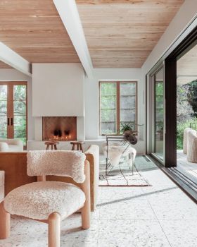 于繁杂尘世，做纯粹之人