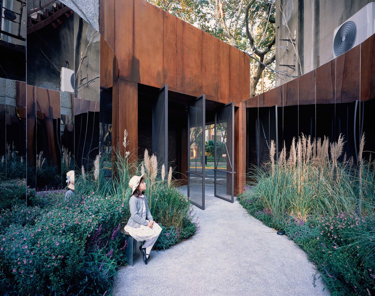 上海新华路口袋公园丨中国上海丨SHUISHI-14