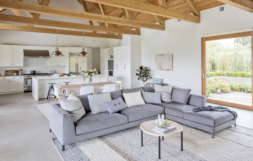 加拿大乡村马术家庭牧场,自然光与户外融为一体-20