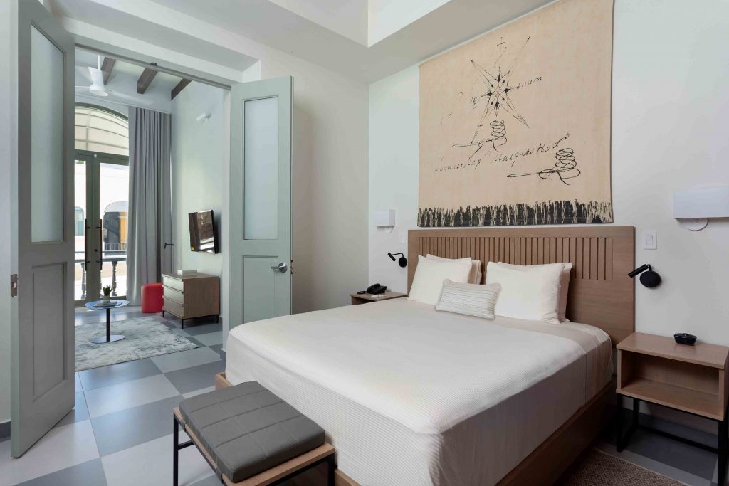 复古与先锋的完美融合 | 波多黎各 Palacio Provincial 酒店设计-11