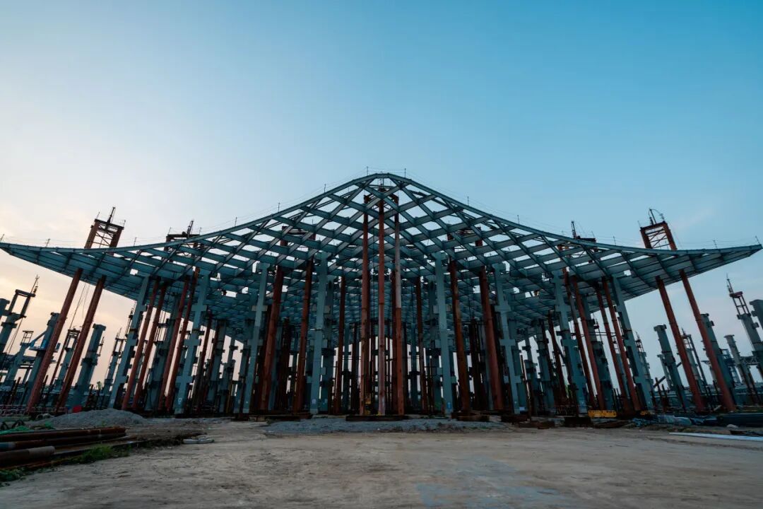 18.3米！“钢铁凤凰”振翅升空-17