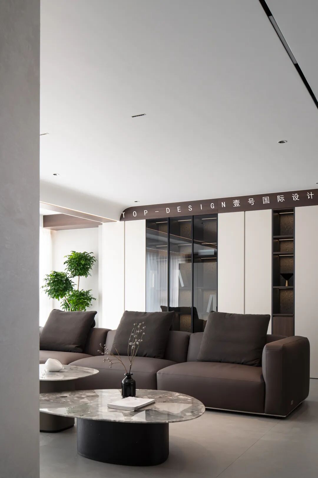 【壹号国际】实景拍摄 · 皮革,木调与光的意式协奏丨壹号国际设计-14