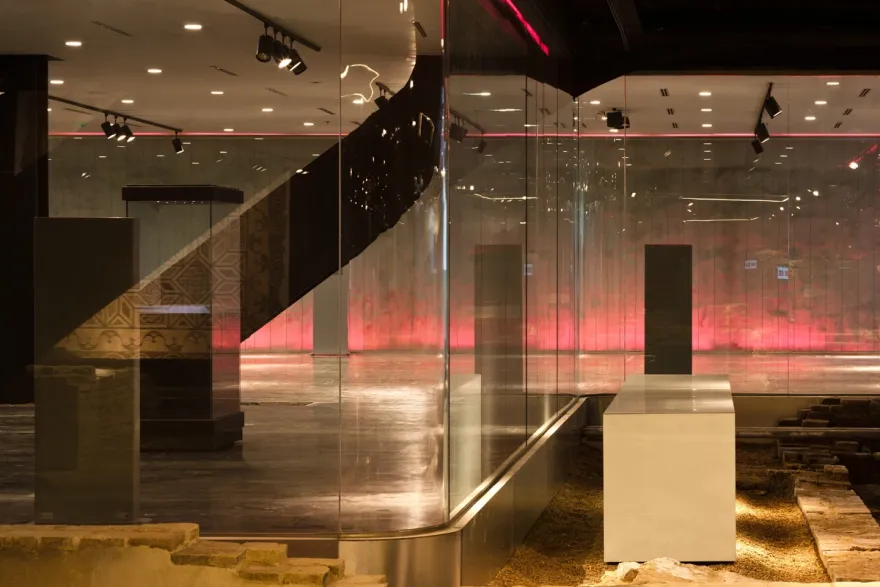 西班牙塞维利亚地下考古博物馆·“无界空间”的创意设计-21