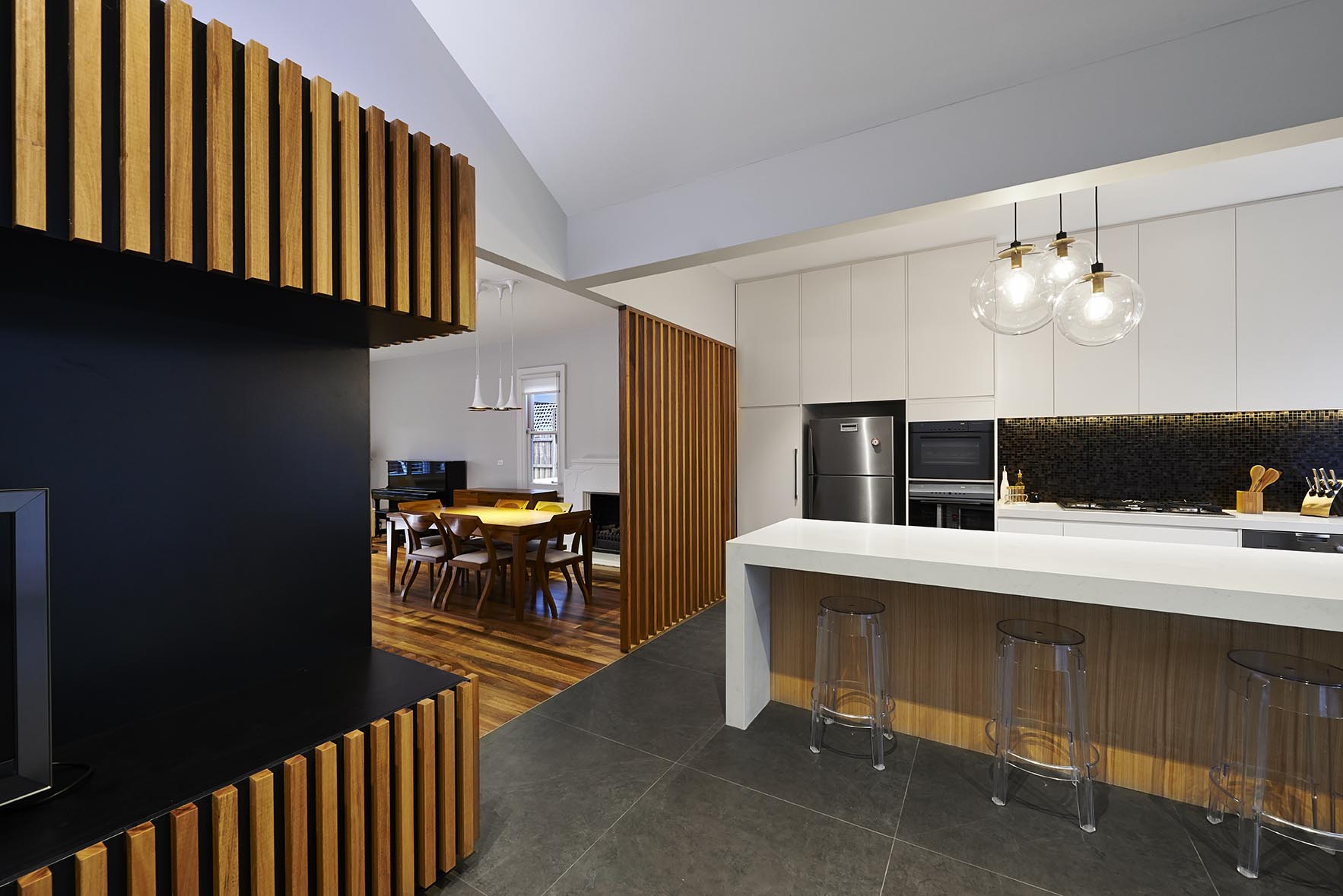 格伦艾里斯（Glen Iris）扩建与翻新工程

注：E·tension推测为Extension的拼写错误，在建筑领域Extension常指建筑的扩建部分，Renovation指翻新、整修Glen Iris一般是特定的地名，音译为格伦艾里斯 丨澳大利亚墨尔本丨JLTL Architects-23