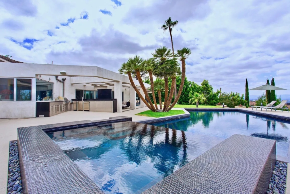 Beverly Hills Homes are Luxurious, Beautiful -- and Expensive-20