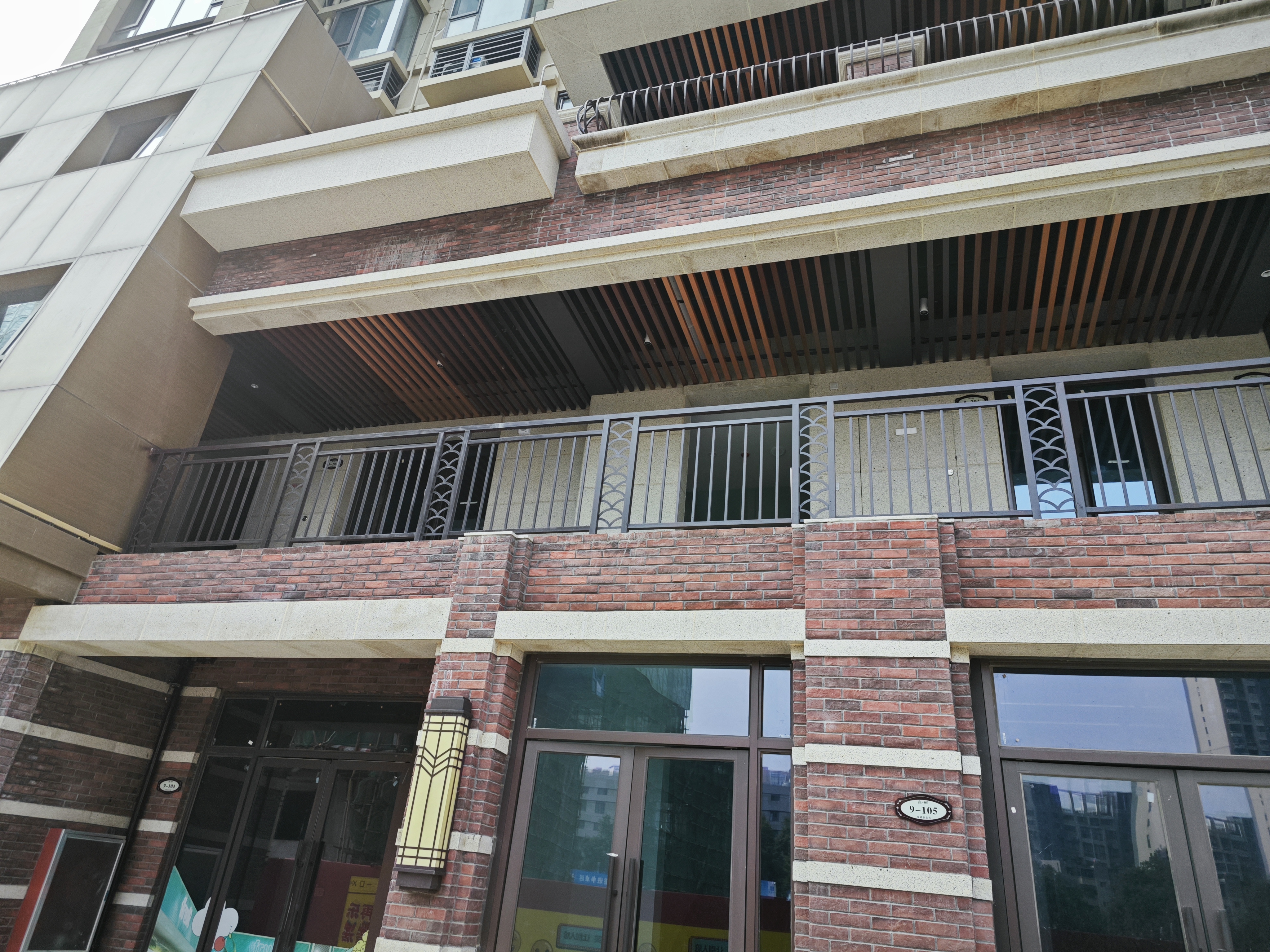 腾升装饰|泉舜·润泉苑商业综合体步行街外幕墙工程-11