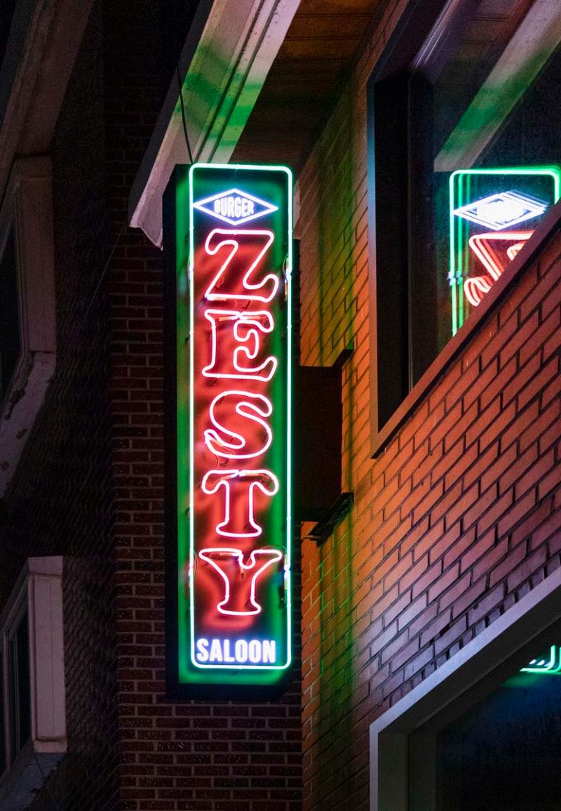 24 平米现代简约风小户型餐厅设计-15