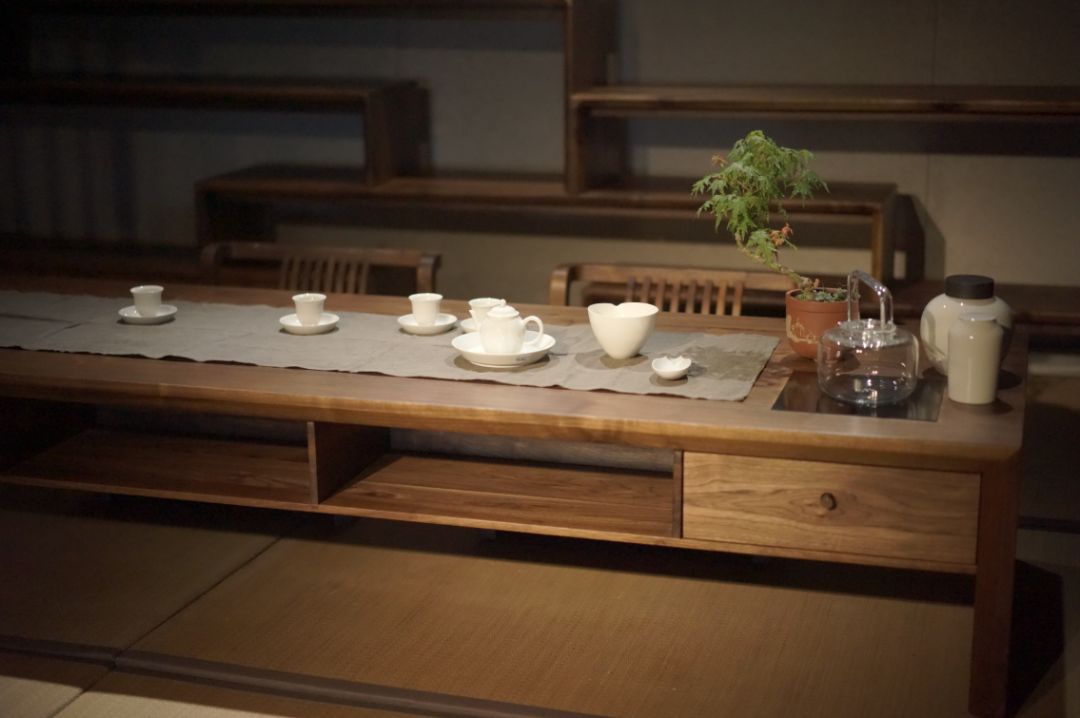 夏日茶室 | 绿色与自然的完美融合-17