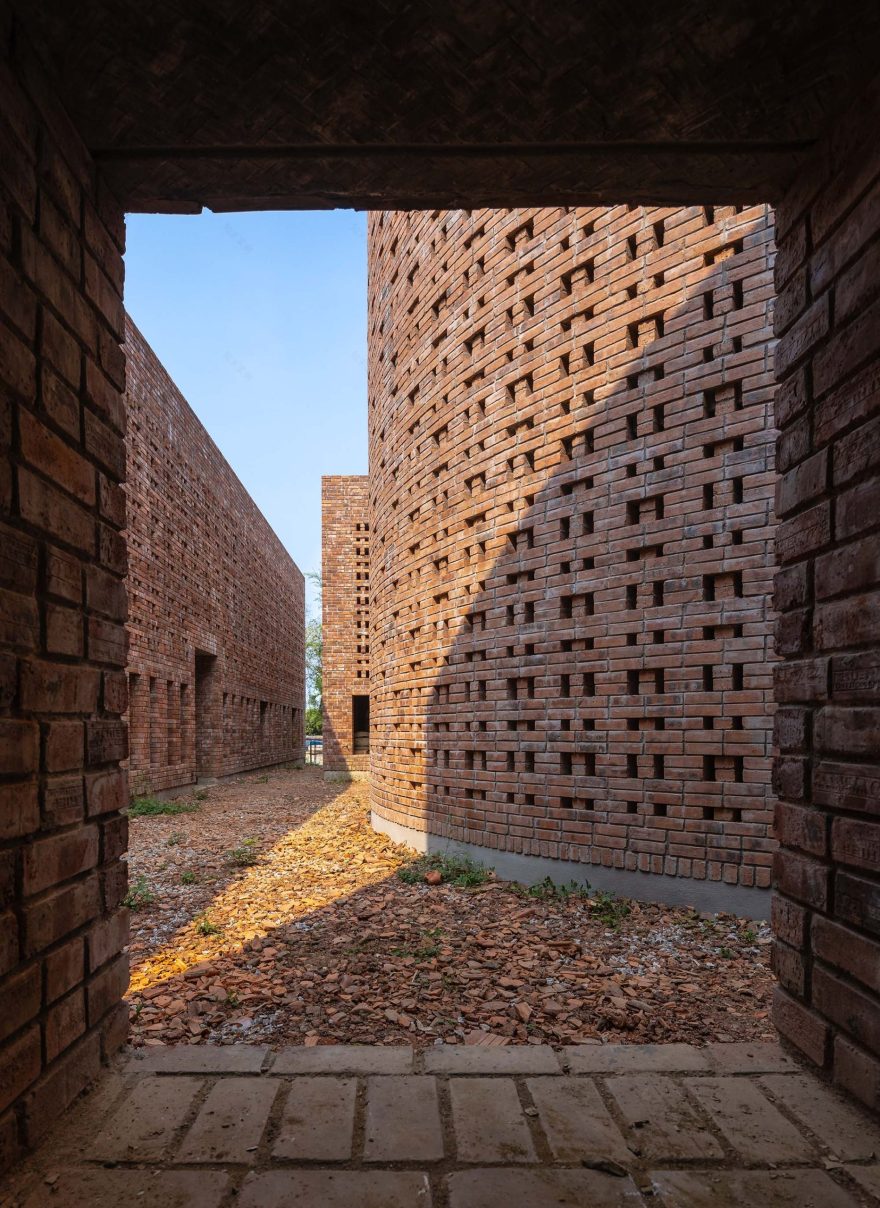 越南广南省陶土工坊丨Tropical Space-19