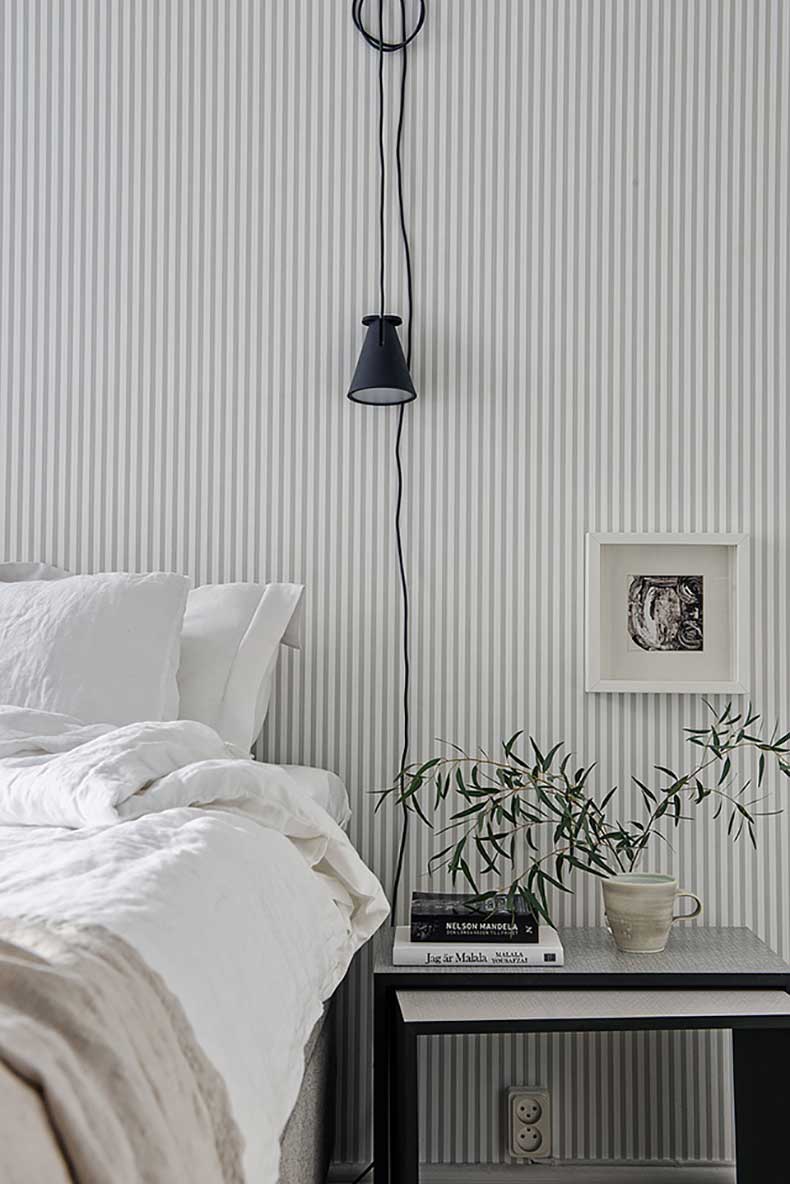 15 Inspiring Wallpapered Bedrooms-12