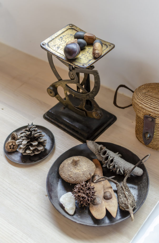 丘の途中に立つ家開放的で庭の一部のようなコンクリート造の空間に住む | Architecture | 100%LiFE-20