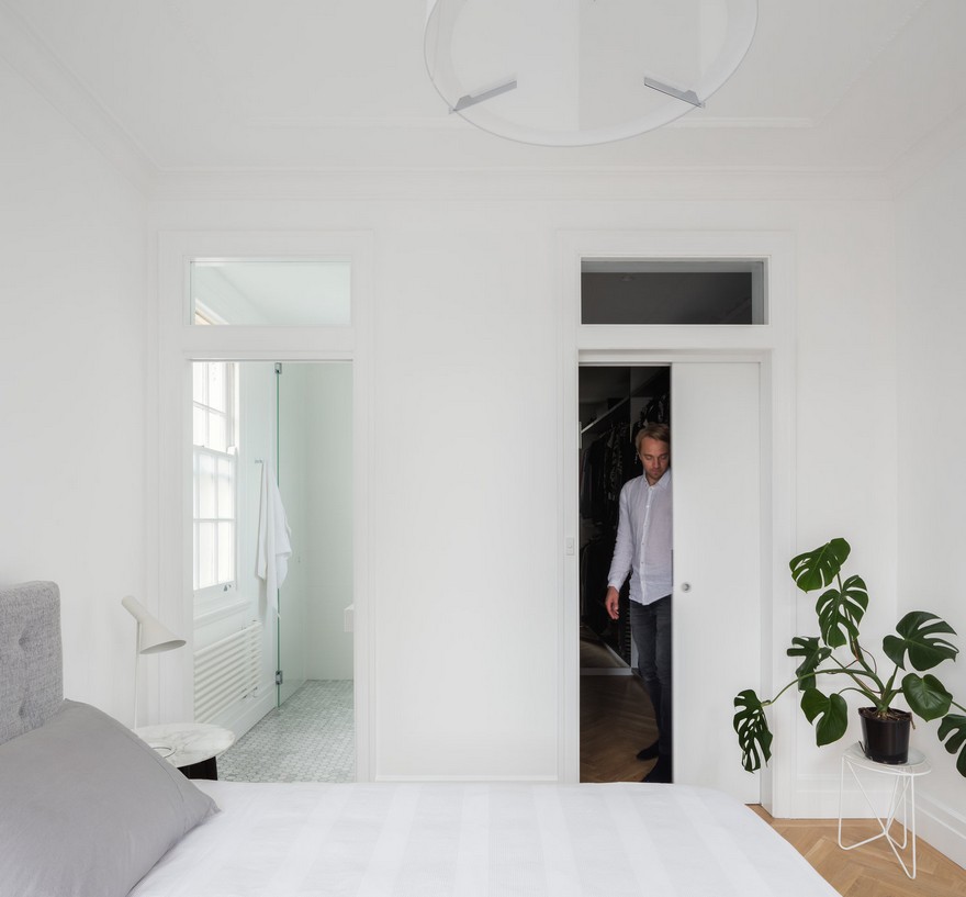 Stylish Minimalist Apartment with Spacious Open Spaces and Full of Light-14