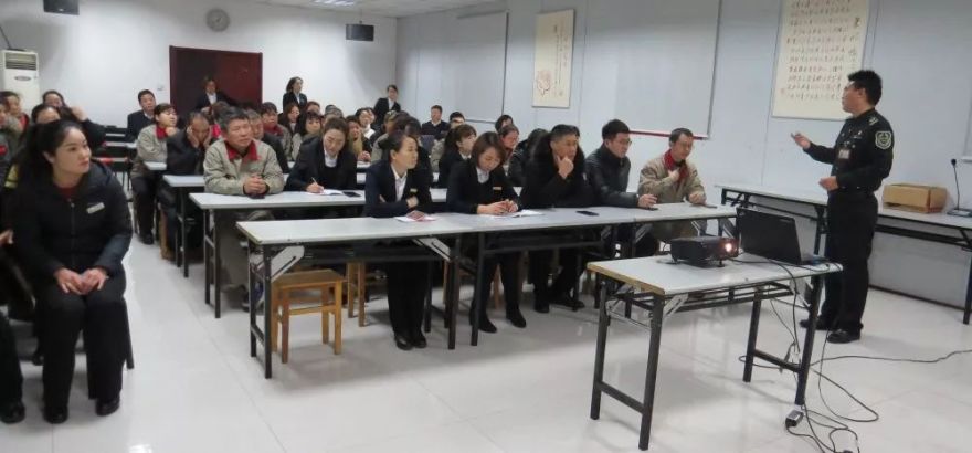 东明家居西二环店消防安全培训 提升员工灭火技能-12